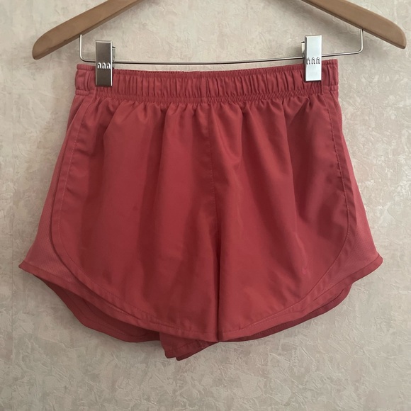 Nike dri fit women's small athletic shorts - Picture 2 of 5